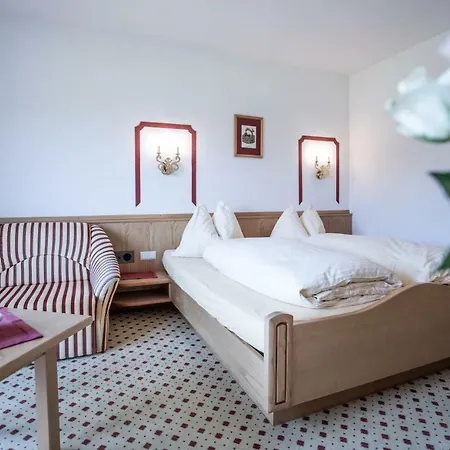Otel Vitalhotel Kaiserhof Seefeld in Tirol